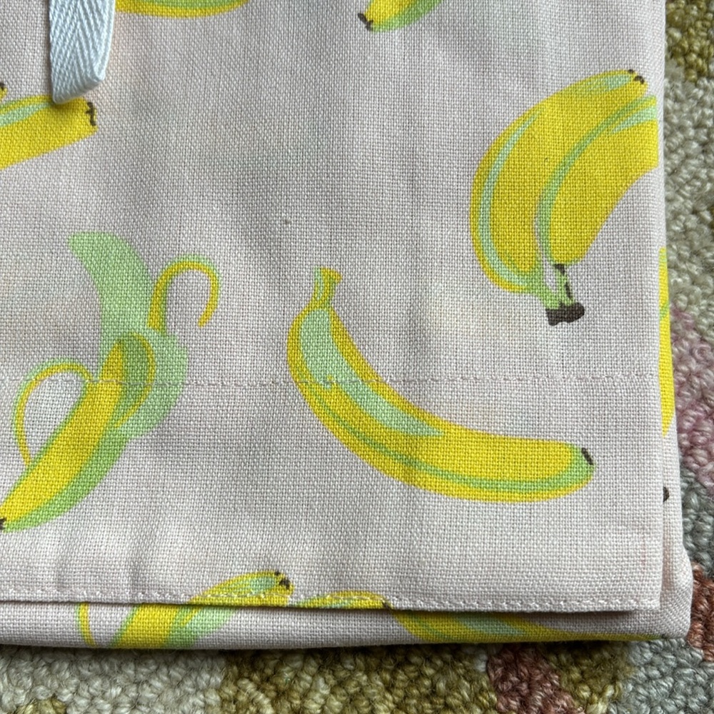 🍌Go Bananas 🍌 Paper Source Banana Apron NWT a bunch of bananas all over - Picture 6 of 14
